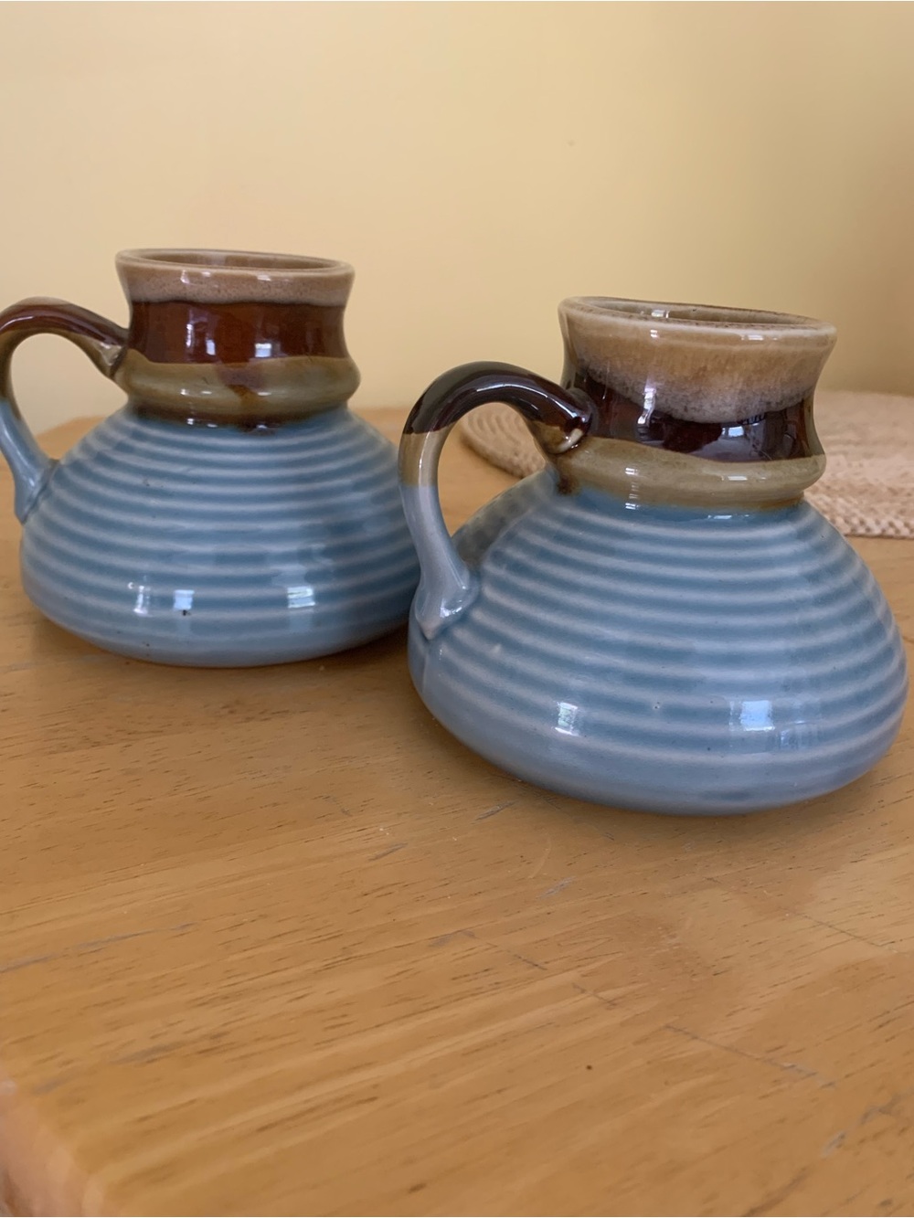 Vintage Blue and Brown Gibson no spill travel mugs